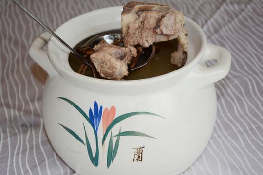 茶樹(shù)菇排骨湯