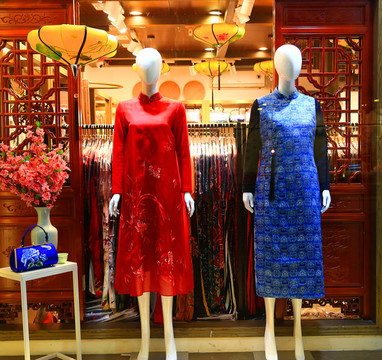 女裝店櫥窗展示