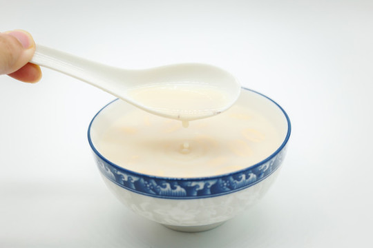 牛奶花生復(fù)合飲品
