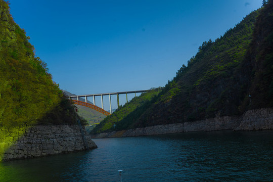 高峽平湖