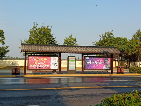 公交站臺