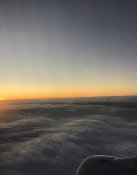 空中飛行