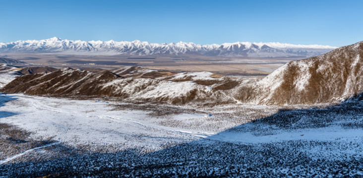 青海祁連山雪山