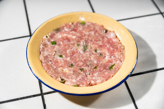 芹菜肉丸