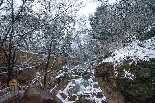 潭柘寺雪景大山古建筑雪景