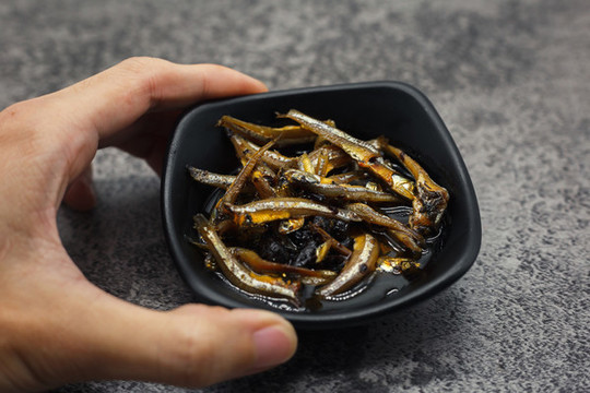 罐頭香魚干