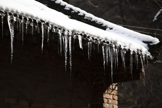瓦上雪