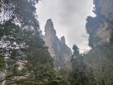 金鞭巖