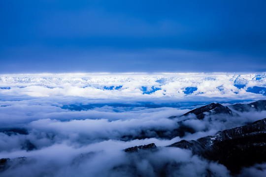 貢嘎牛背山