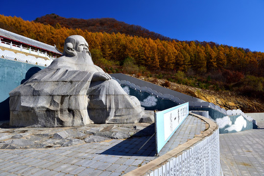東北道教鐵剎山老子像