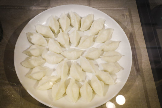 包餃子