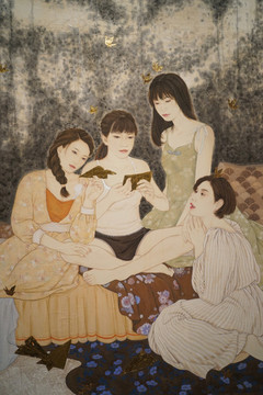 壁畫中的少女