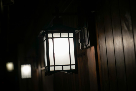 夜晚下的燈光