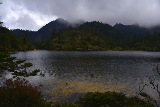 螺髻山高原湖泊森林風(fēng)光