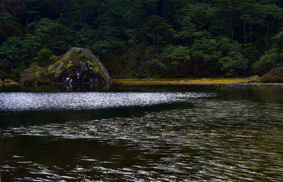 螺髻山高原湖泊森林風(fēng)光