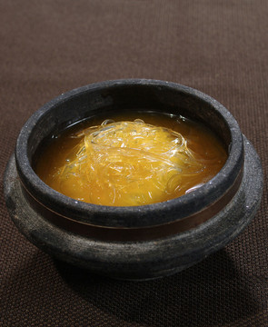 石窩燒魚翅