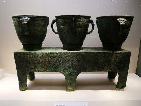 婦好三聯(lián)甗