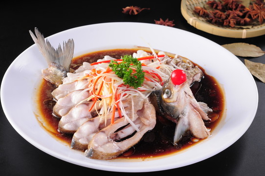 蒸鱸魚