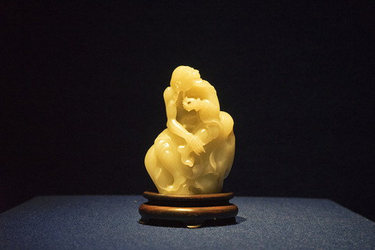 羅漢玉雕擺件