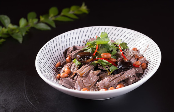 干蔥撈起黑腐竹