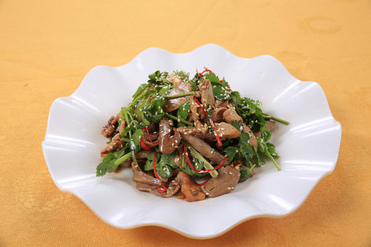 香菜麻油伴豬雜
