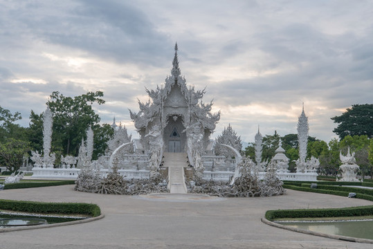 泰國(guó)清萊白廟黃昏風(fēng)景