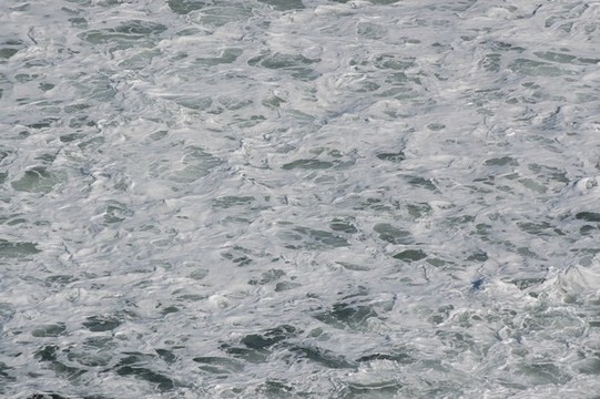 奔騰的海水
