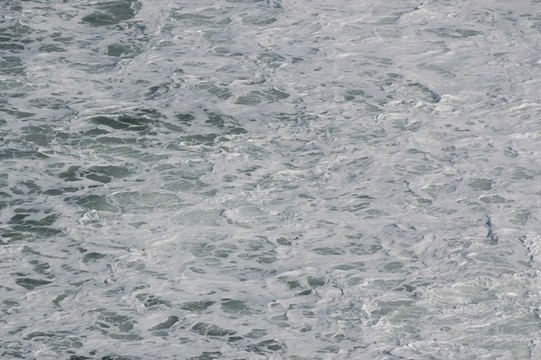 奔騰的海水