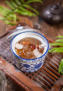 百合紅棗桃膠湯