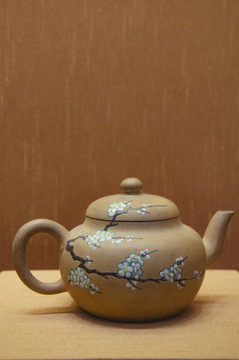 清朝琺瑯彩白砂茶壺