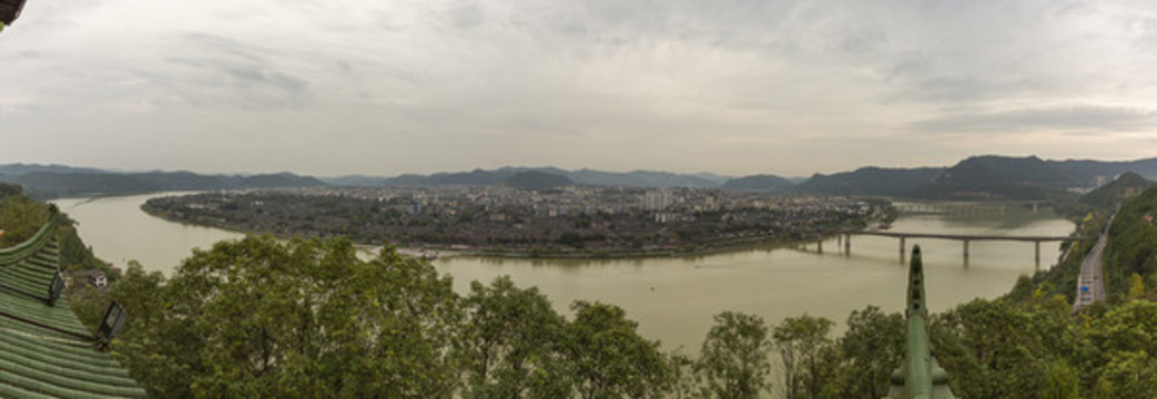閬中古城全景