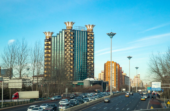 北京三元橋街景中旅大廈