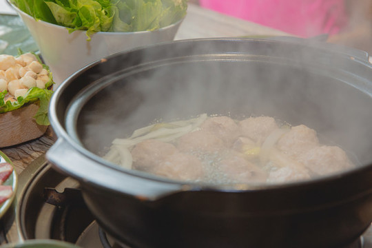 熱氣騰騰的火鍋