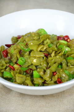 小炒干萵筍片