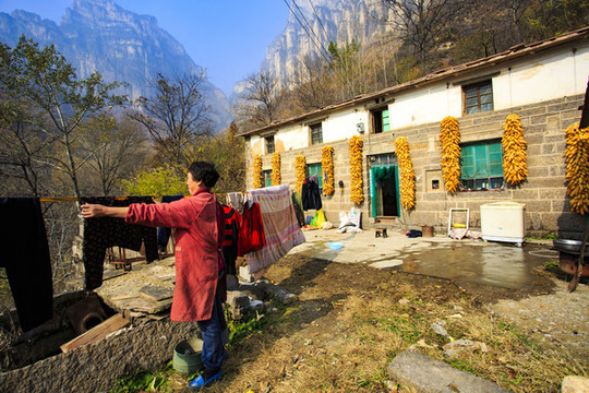 河南林州太行山石板巖秋色