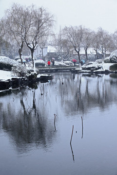 月湖雪景