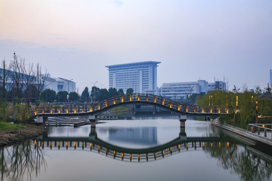寧波鄞州區(qū)政府大樓外景