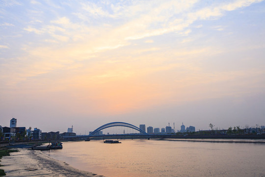 寧波鄞州奉化江江景
