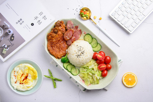 大排臘腸套餐飯