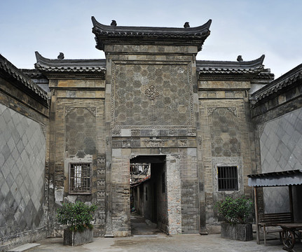 四岸公所門樓