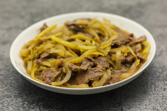 酸菜炒牛肉