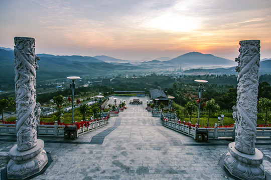 海豐蓮花山雞鳴寺