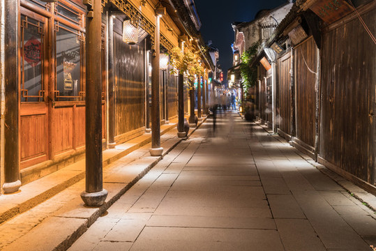 周莊古鎮(zhèn)街道夜景