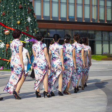 傳統(tǒng)服裝