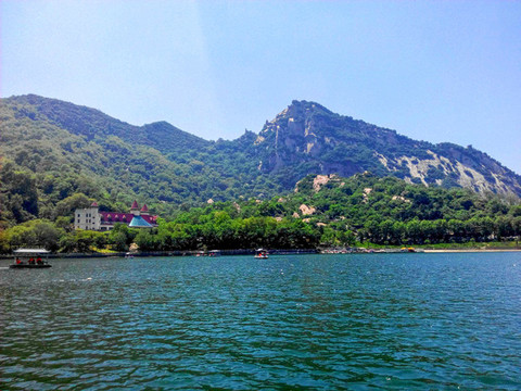 秦嶺山川胡泊