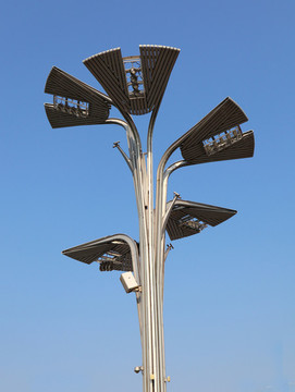 鳥巢路燈