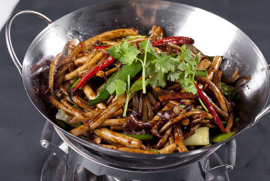 干鍋茶樹(shù)菇