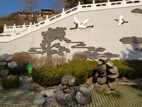 白塔山壁畫(huà)雕塑