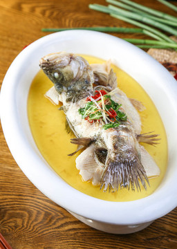 清蒸鱸魚
