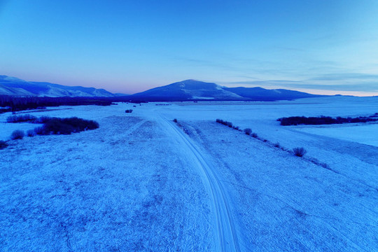 雪原暮色夕陽